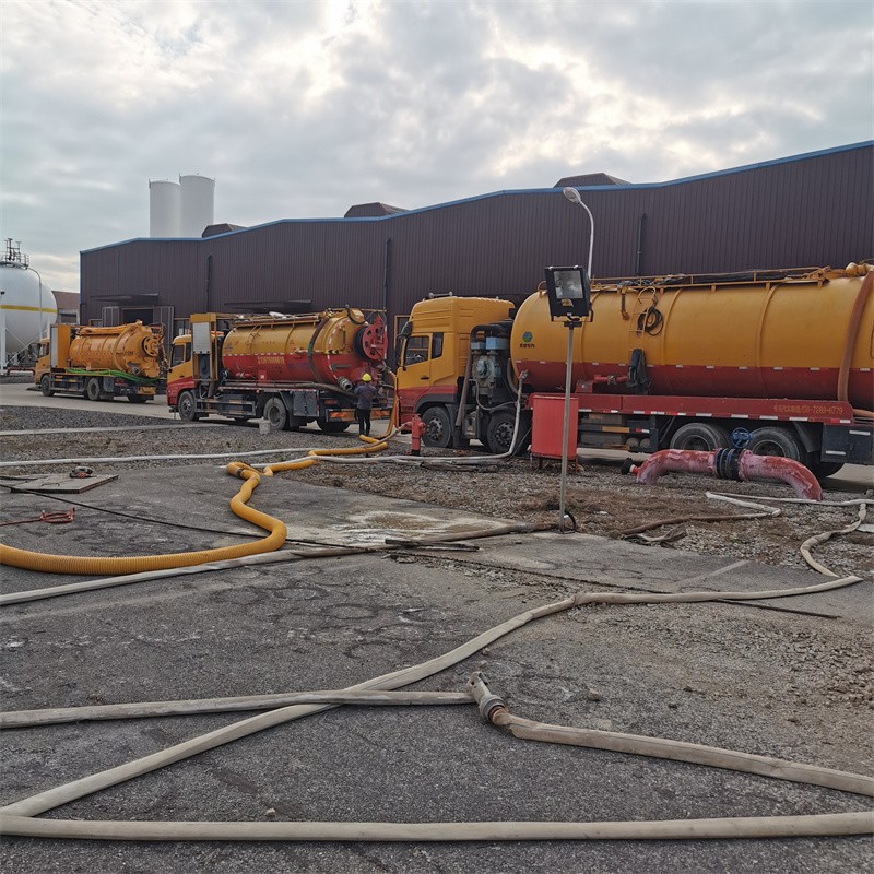 大港污水池清理